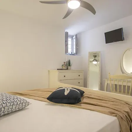 Philoxenia - Gorgeous Island With Plunge Pool & Sea Views *